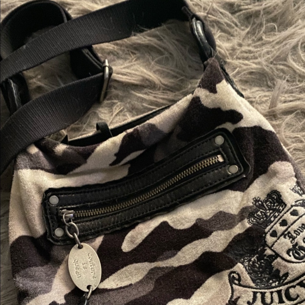 Purse - Picture 2 of 3